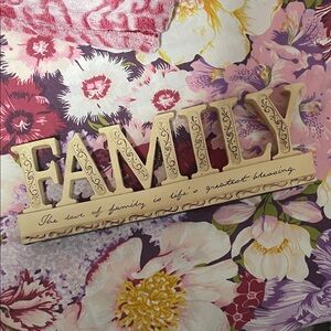 Wooden 'FAMILY' Decorative Sign - Cream